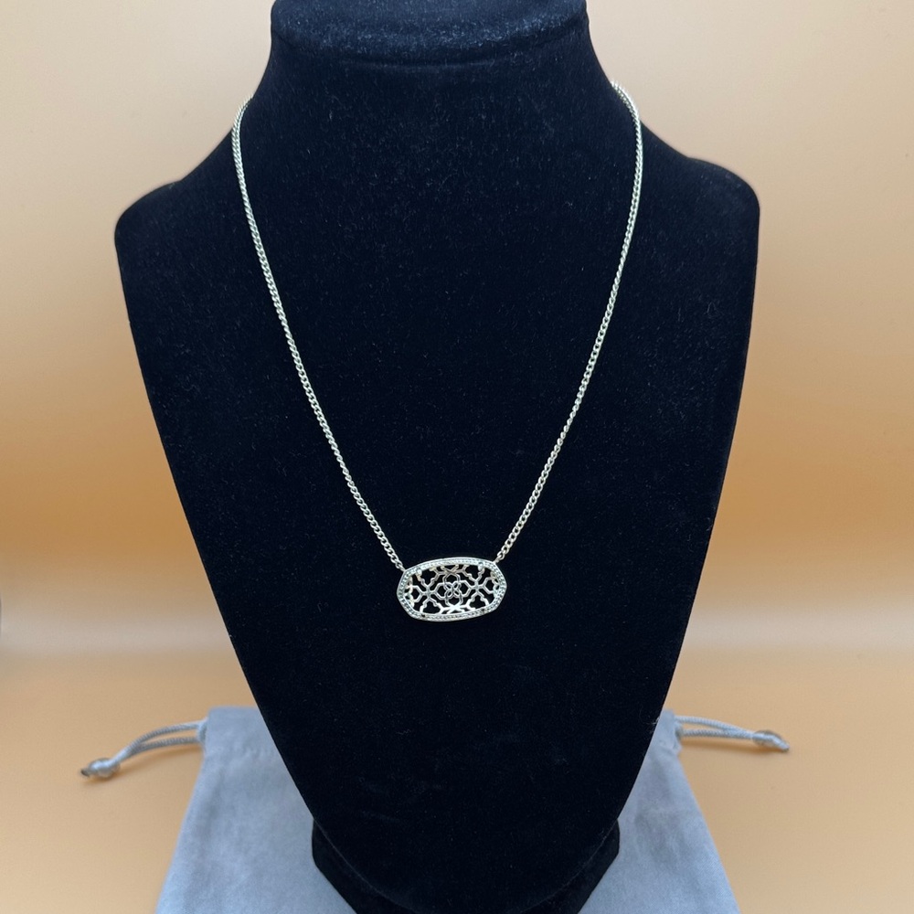EUC Dylan gold Necklace frame